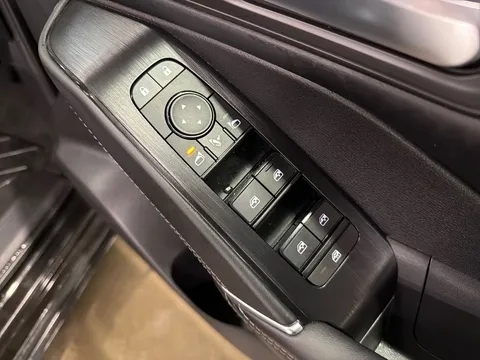 YF72VWM Nissan Qashqai 1.3 DiG-T MH N-Connecta 5dr Thumbnail #25