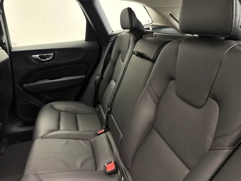 NK71LKO Volvo XC60 2.0 B5P Momentum 5dr Geartronic Thumbnail #11