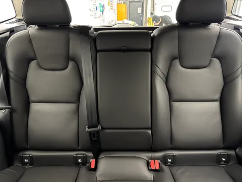 NK71LKO Volvo XC60 2.0 B5P Momentum 5dr Geartronic Thumbnail #16