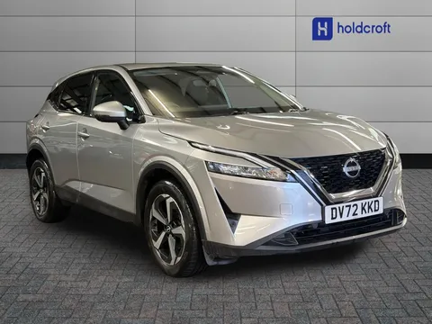 DV72KKD Nissan Qashqai 1.3 DiG-T MH N-Connecta 5dr Thumbnail #2