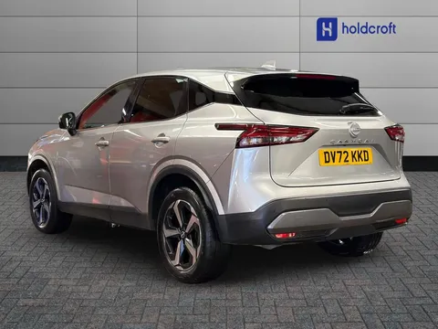 DV72KKD Nissan Qashqai 1.3 DiG-T MH N-Connecta 5dr Thumbnail #4