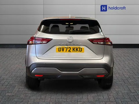 DV72KKD Nissan Qashqai 1.3 DiG-T MH N-Connecta 5dr Thumbnail #5