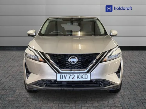 DV72KKD Nissan Qashqai 1.3 DiG-T MH N-Connecta 5dr Thumbnail #8