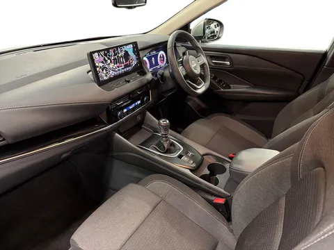 DV72KKD Nissan Qashqai 1.3 DiG-T MH N-Connecta 5dr Thumbnail #11