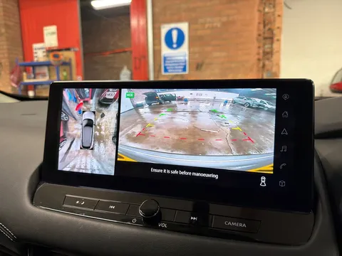 DV72KKD Nissan Qashqai 1.3 DiG-T MH N-Connecta 5dr Thumbnail #15