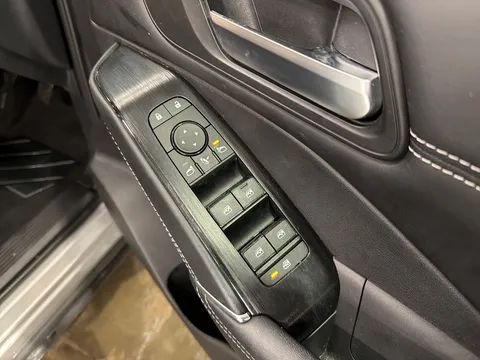 DV72KKD Nissan Qashqai 1.3 DiG-T MH N-Connecta 5dr Thumbnail #22