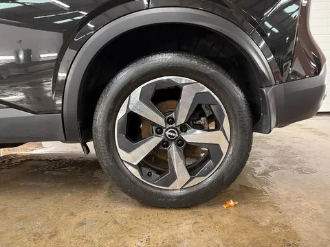 DE72ECJ Nissan Qashqai 1.3 DiG-T MH N-Connecta 5dr Thumbnail #9