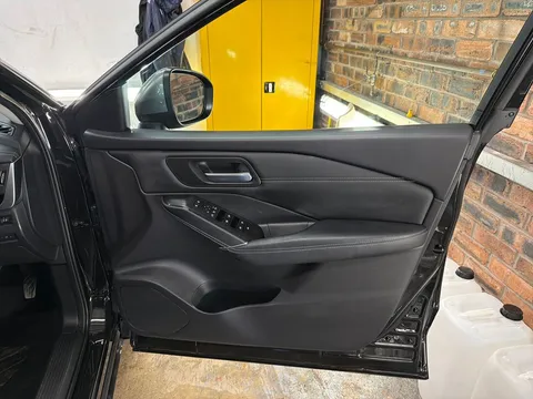 DE72ECJ Nissan Qashqai 1.3 DiG-T MH N-Connecta 5dr Thumbnail #18