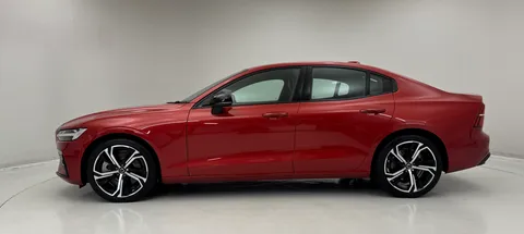 YL72ZKU Volvo S60 2.0 B5P Plus Dark 4dr Auto Thumbnail #4