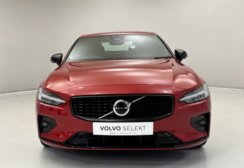 YL72ZKU Volvo S60 2.0 B5P Plus Dark 4dr Auto Thumbnail #3