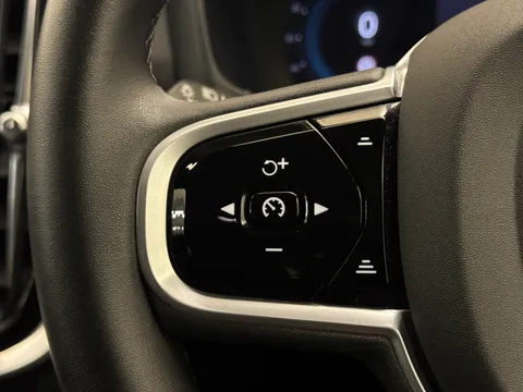 YL72ZKU Volvo S60 2.0 B5P Plus Dark 4dr Auto Thumbnail #31