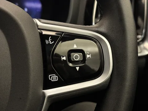 YL72ZKU Volvo S60 2.0 B5P Plus Dark 4dr Auto Thumbnail #32