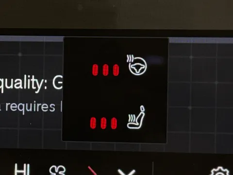 YL72ZKU Volvo S60 2.0 B5P Plus Dark 4dr Auto Thumbnail #36