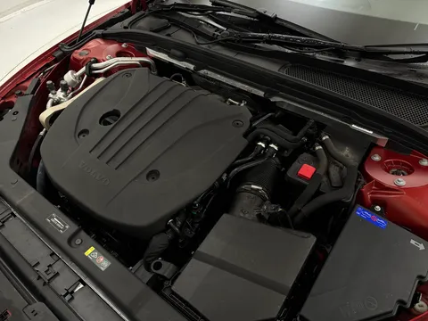 YL72ZKU Volvo S60 2.0 B5P Plus Dark 4dr Auto Thumbnail #38