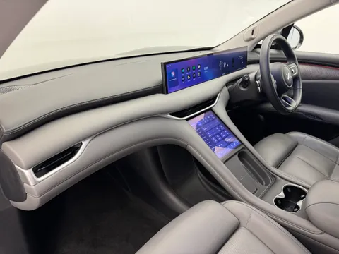 DY75YHG Mg Motor Uk Im6 553kW Launch Edition 100kWh 5dr AWD Auto Thumbnail #11