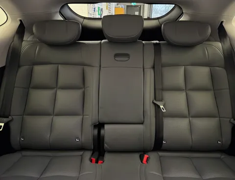 DY75YHG Mg Motor Uk Im6 553kW Launch Edition 100kWh 5dr AWD Auto Thumbnail #15