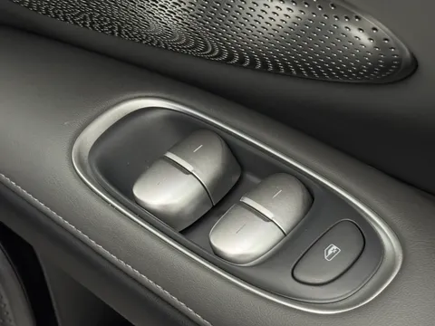 DY75YHG Mg Motor Uk Im6 553kW Launch Edition 100kWh 5dr AWD Auto Thumbnail #19