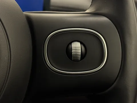 DY75YHG Mg Motor Uk Im6 553kW Launch Edition 100kWh 5dr AWD Auto Thumbnail #21