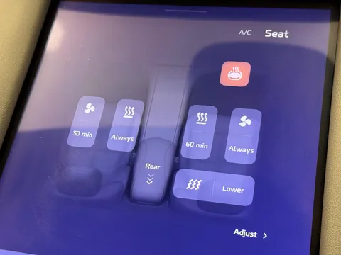 DY75YHG Mg Motor Uk Im6 553kW Launch Edition 100kWh 5dr AWD Auto Thumbnail #26