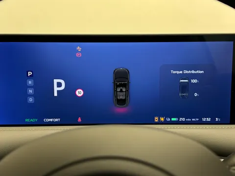 DY75YHG Mg Motor Uk Im6 553kW Launch Edition 100kWh 5dr AWD Auto Thumbnail #27