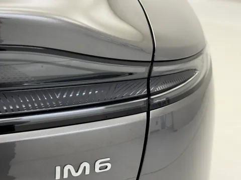 DY75YHG Mg Motor Uk Im6 553kW Launch Edition 100kWh 5dr AWD Auto Thumbnail #32