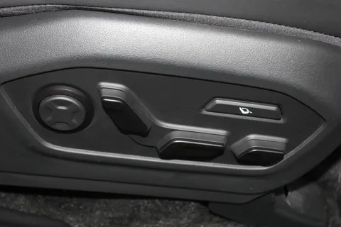 DG25CGZ Hyundai Santa Fe 1.6 TGDi PHEV Calligraphy 5dr 4WD Auto [6 Seats] Thumbnail #20