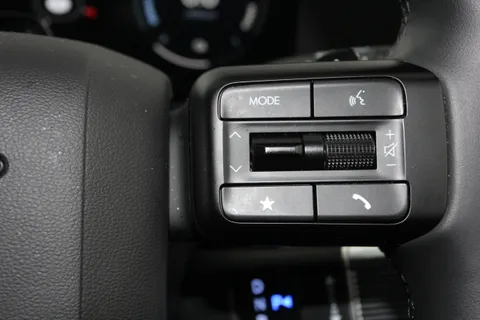 DG25CGZ Hyundai Santa Fe 1.6 TGDi PHEV Calligraphy 5dr 4WD Auto [6 Seats] Thumbnail #26