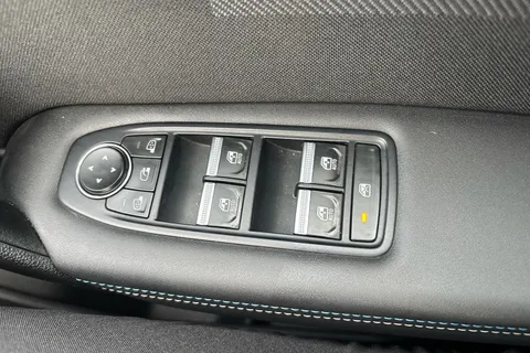 HT74GXP Renault Symbioz 1.6 E-Tech FHEV 145 Iconic Esprit Alpine 5dr Auto Thumbnail #20