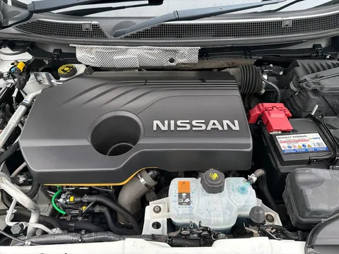 DL68SKK Nissan Qashqai 1.5 dCi 115 N-Connecta 5dr [Glass Roof Pack] Thumbnail #10