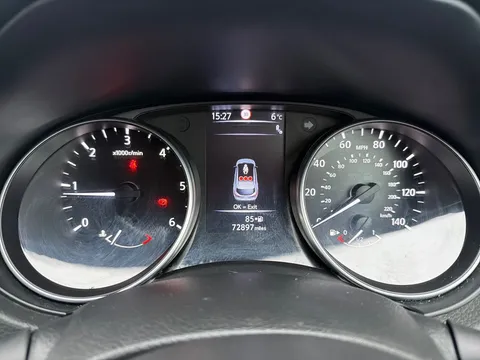 DL68SKK Nissan Qashqai 1.5 dCi 115 N-Connecta 5dr [Glass Roof Pack] Thumbnail #13