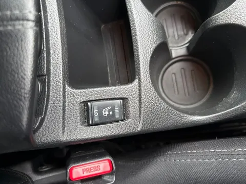 DL68SKK Nissan Qashqai 1.5 dCi 115 N-Connecta 5dr [Glass Roof Pack] Thumbnail #25