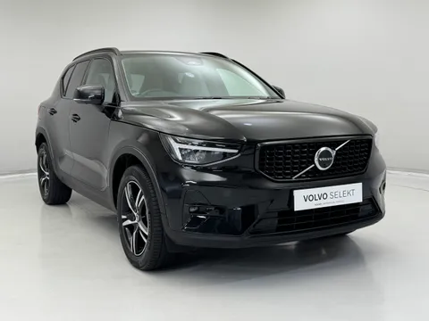 DX23LYH Volvo XC40 2.0 B3P Plus Dark 5dr Auto Thumbnail #1