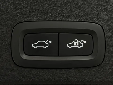 DX23LYH Volvo XC40 2.0 B3P Plus Dark 5dr Auto Thumbnail #10