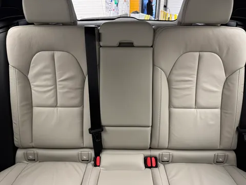 DX23LYH Volvo XC40 2.0 B3P Plus Dark 5dr Auto Thumbnail #18