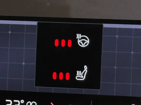 DX23LYH Volvo XC40 2.0 B3P Plus Dark 5dr Auto Thumbnail #35