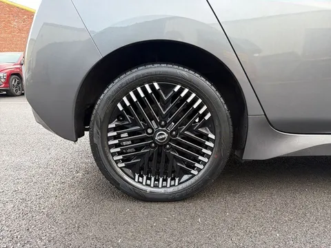 WF72JHZ Nissan LEAF 160kW e+ N-Connecta 59kWh 5dr Auto Thumbnail #8