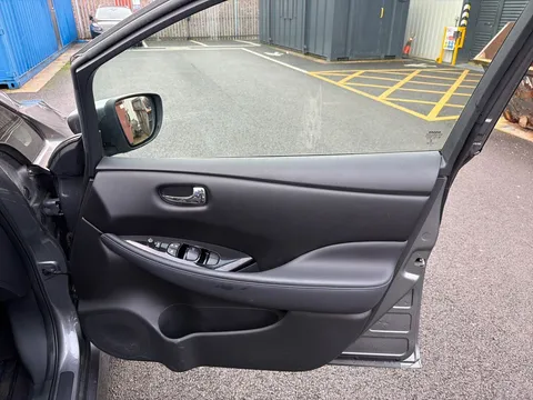 WF72JHZ Nissan LEAF 160kW e+ N-Connecta 59kWh 5dr Auto Thumbnail #17