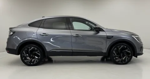 NL24GZZ Renault ARKANA 1.6 E-Tech FHEV 145 Esprit Alpine 5dr Auto Thumbnail #5