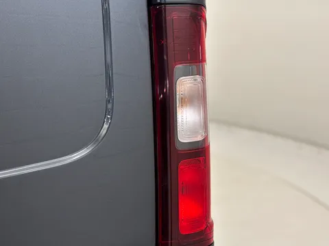 FG23XOA Renault Trafic LL30 Blue dCi 150 Business+ Van Thumbnail #22