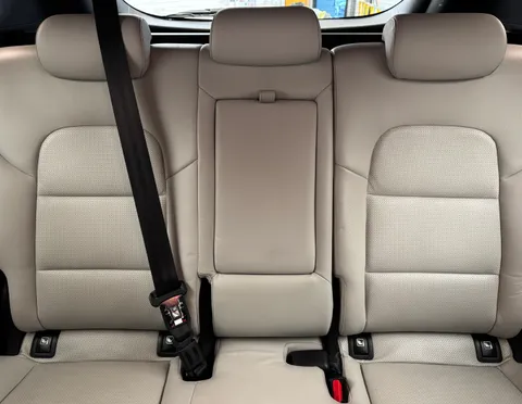 AR19CVX Hyundai Tucson 1.6 CRDi Premium 5dr 2WD Thumbnail #17