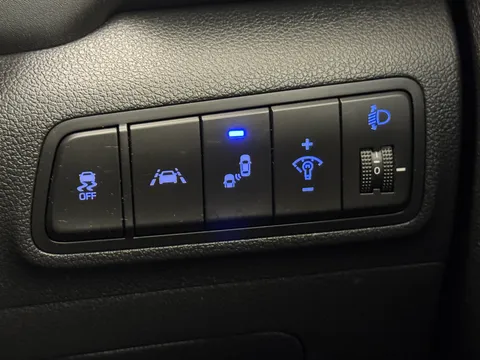 AR19CVX Hyundai Tucson 1.6 CRDi Premium 5dr 2WD Thumbnail #24