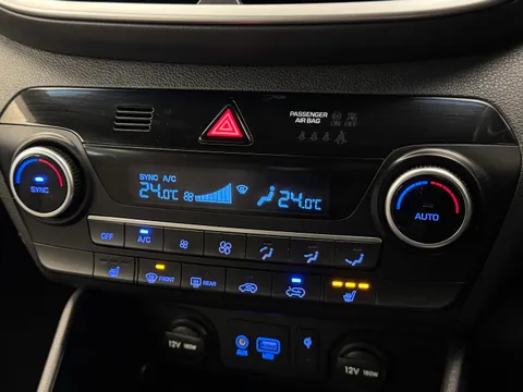 AR19CVX Hyundai Tucson 1.6 CRDi Premium 5dr 2WD Thumbnail #30