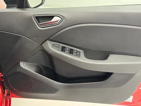 DV24OTG Renault Clio 1.0 TCe 90 Evolution 5dr Thumbnail #17