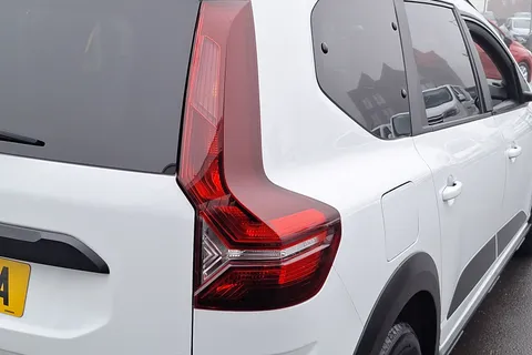 DY72VKA Dacia Jogger 1.0 TCe Extreme SE 5dr Thumbnail #25