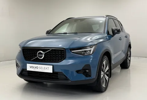 SF72YCJ Volvo XC40 1.5 T5 Recharge PHEV Ultimate Dark 5dr Auto Thumbnail #3