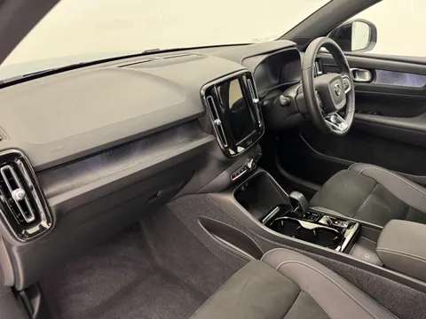 SF72YCJ Volvo XC40 1.5 T5 Recharge PHEV Ultimate Dark 5dr Auto Thumbnail #14