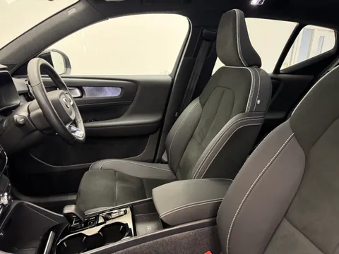 SF72YCJ Volvo XC40 1.5 T5 Recharge PHEV Ultimate Dark 5dr Auto Thumbnail #16
