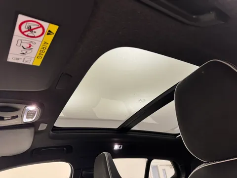 SF72YCJ Volvo XC40 1.5 T5 Recharge PHEV Ultimate Dark 5dr Auto Thumbnail #17