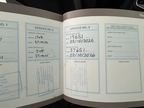 SF72YCJ Volvo XC40 1.5 T5 Recharge PHEV Ultimate Dark 5dr Auto Thumbnail #27