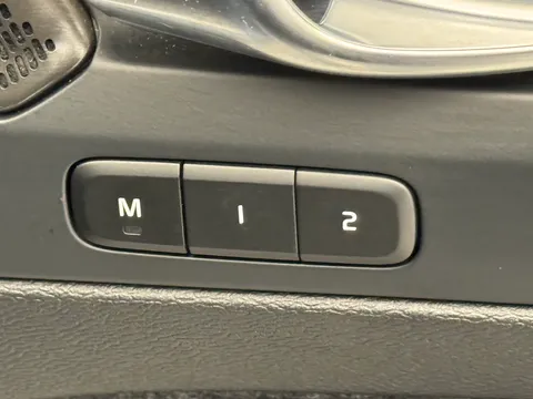 SF72YCJ Volvo XC40 1.5 T5 Recharge PHEV Ultimate Dark 5dr Auto Thumbnail #31